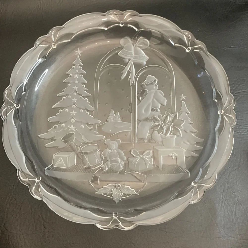 Crystal Clear Studios 1992 Christmas Joy Holiday 14 Inches Round Frosted Platter
